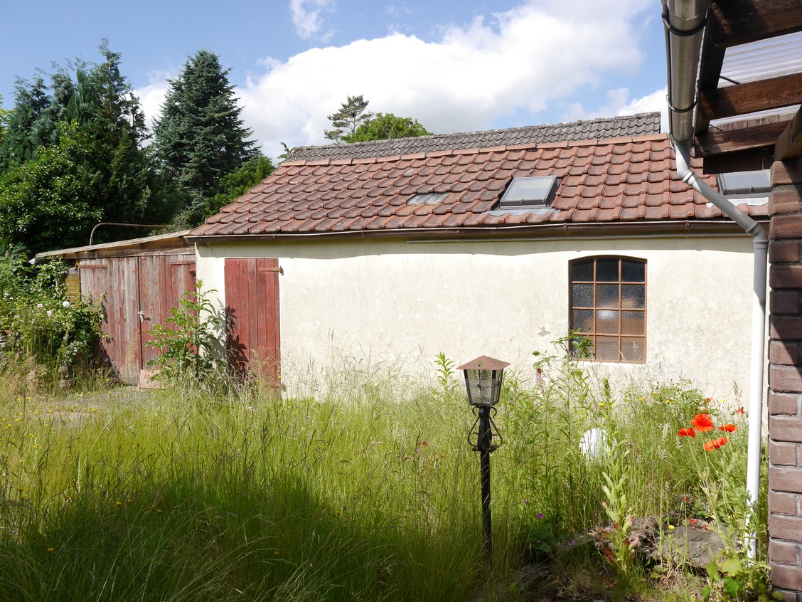 Freist. 1Fam.Haus mit Sanierungsbedarf in ruhiger Lage